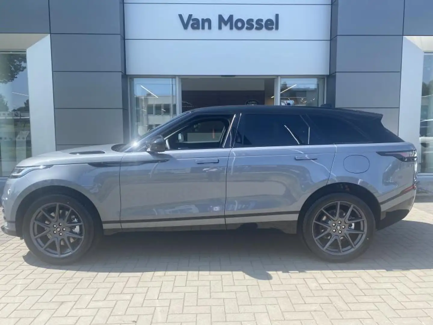Land Rover Range Rover Velar P250 Dynamic SE AWD Auto. 24MY Šedá - 2