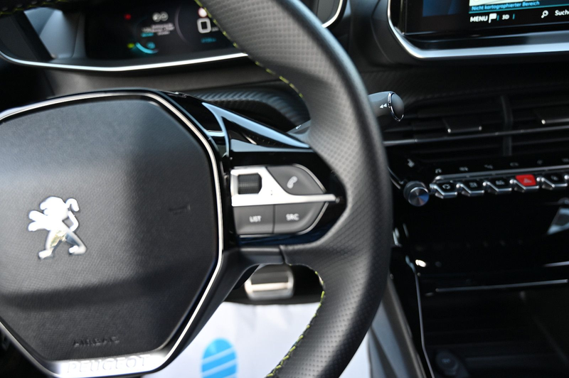 Peugeot e-2008 2008 e- GT Navi Cam180°  1.Hd LED Leder — photo 14