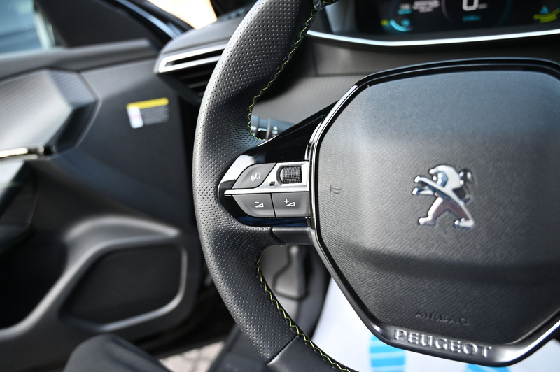 Peugeot e-2008 2008 e- GT Navi Cam180°  1.Hd LED Leder — photo 15