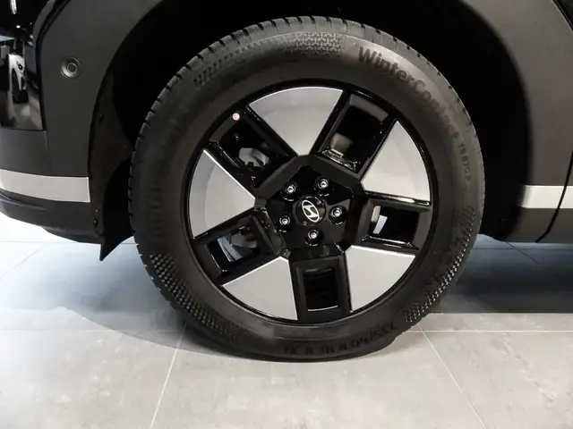 Hyundai Santa Fe view 3