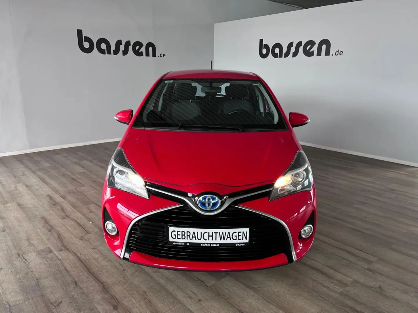 Toyota Yaris Hybrid 1.5 VVT-i Comfort Rosso - 1