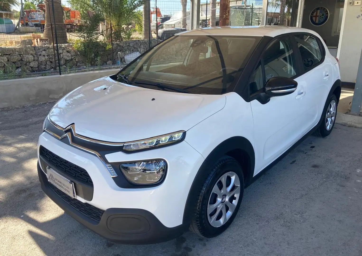 Citroen C3 C3 III 2017 1.5 bluehdi Feel s Bianco - 1