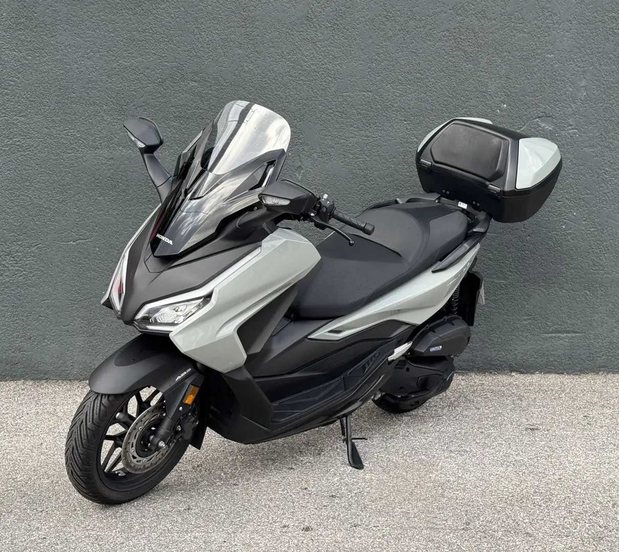 Honda Forza 125 Gris - 2