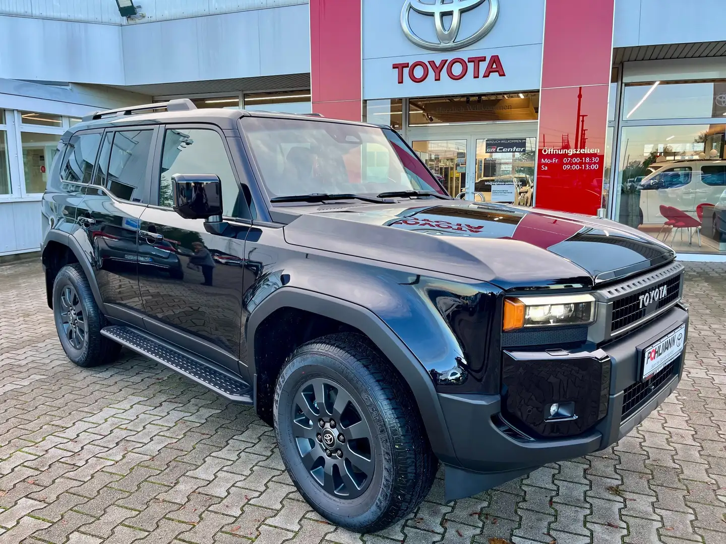 Toyota Land Cruiser 2,8 MILD HYBRID AWD Executive J25 Negro - 2