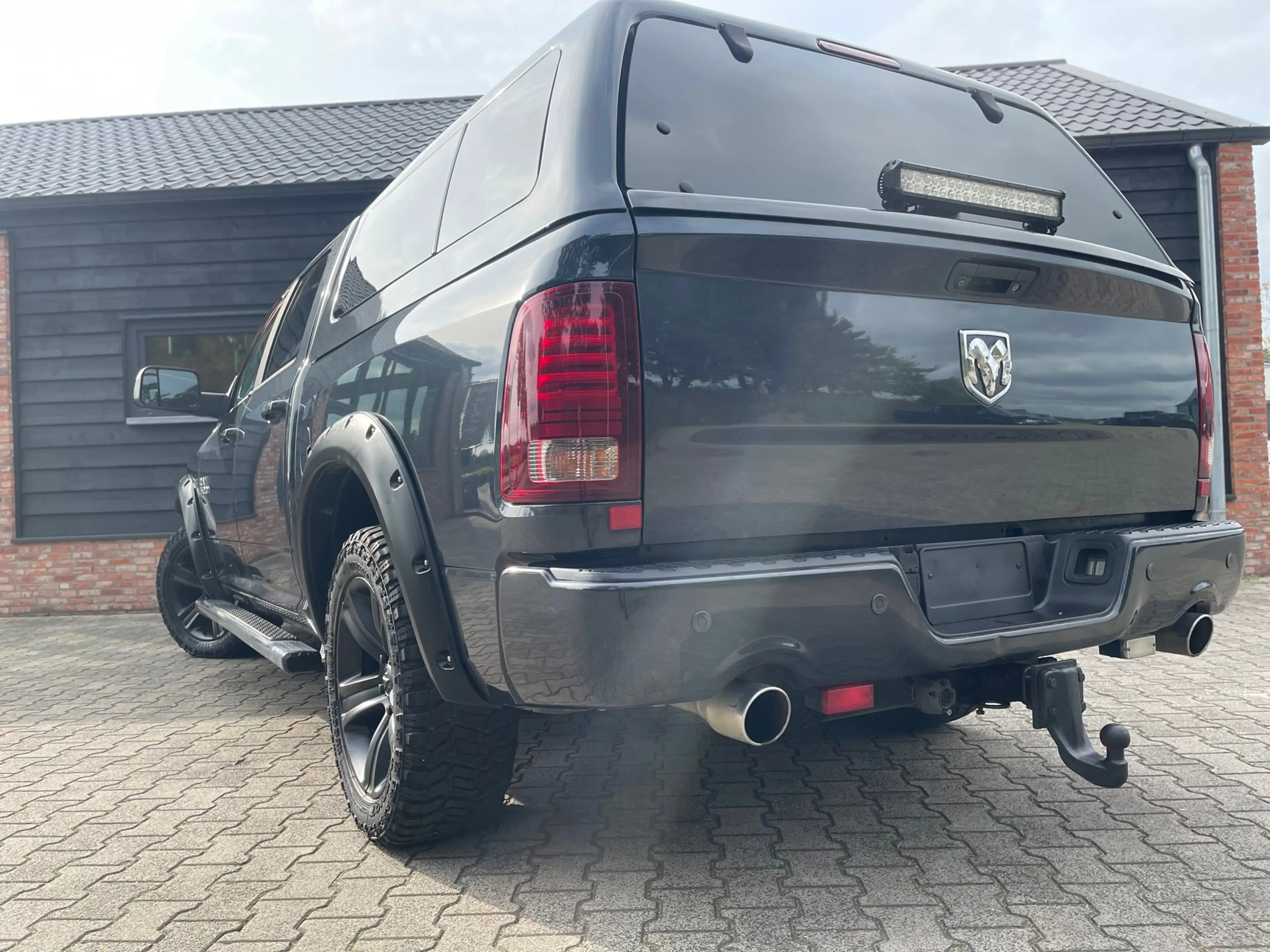 Dodge RAM 1500 5.7 V8 4x4 Crew Cab Sport - LPG - Pano - Hard — photo 8