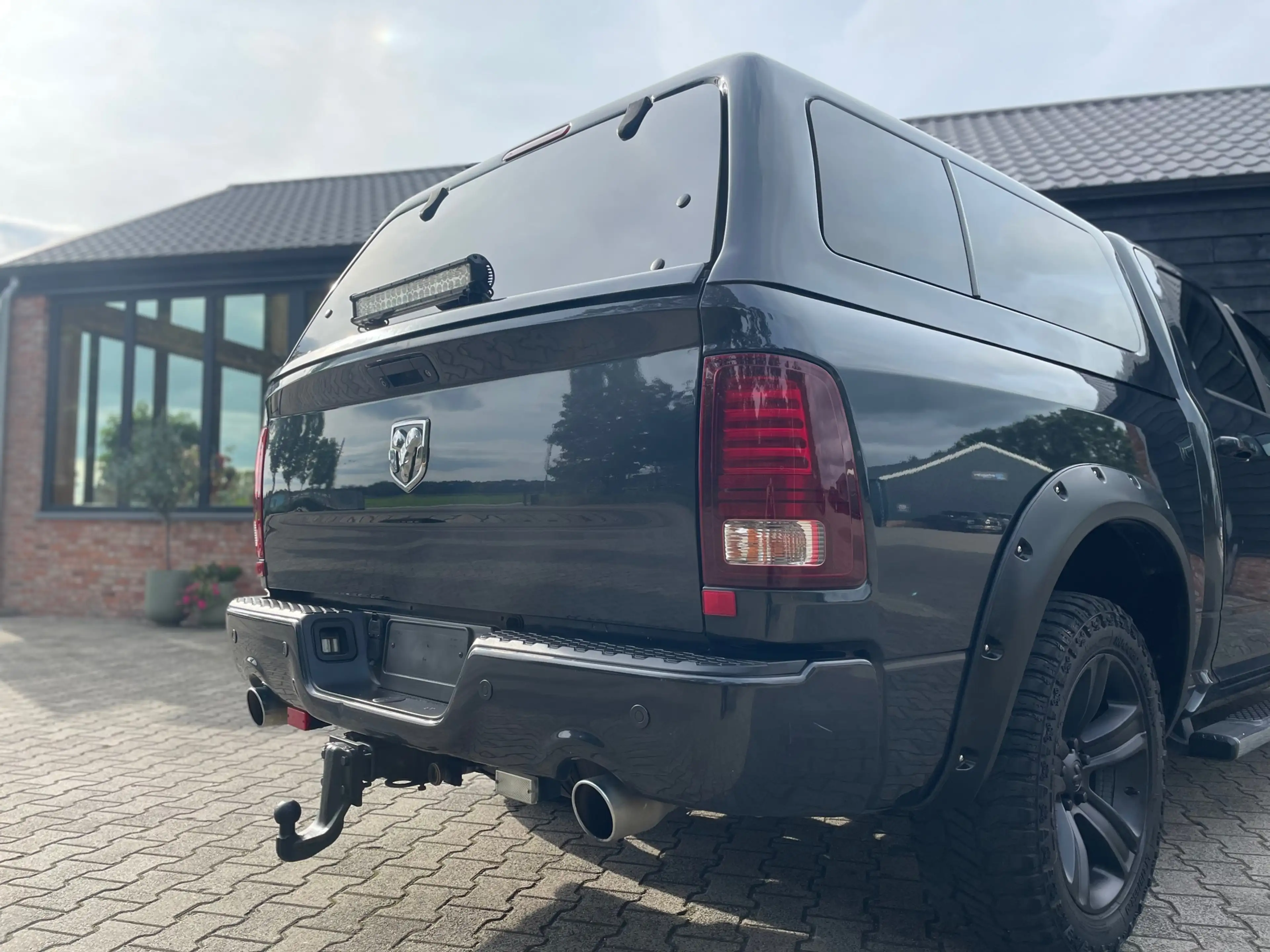 Dodge RAM 1500 5.7 V8 4x4 Crew Cab Sport - LPG - Pano - Hard — photo 7