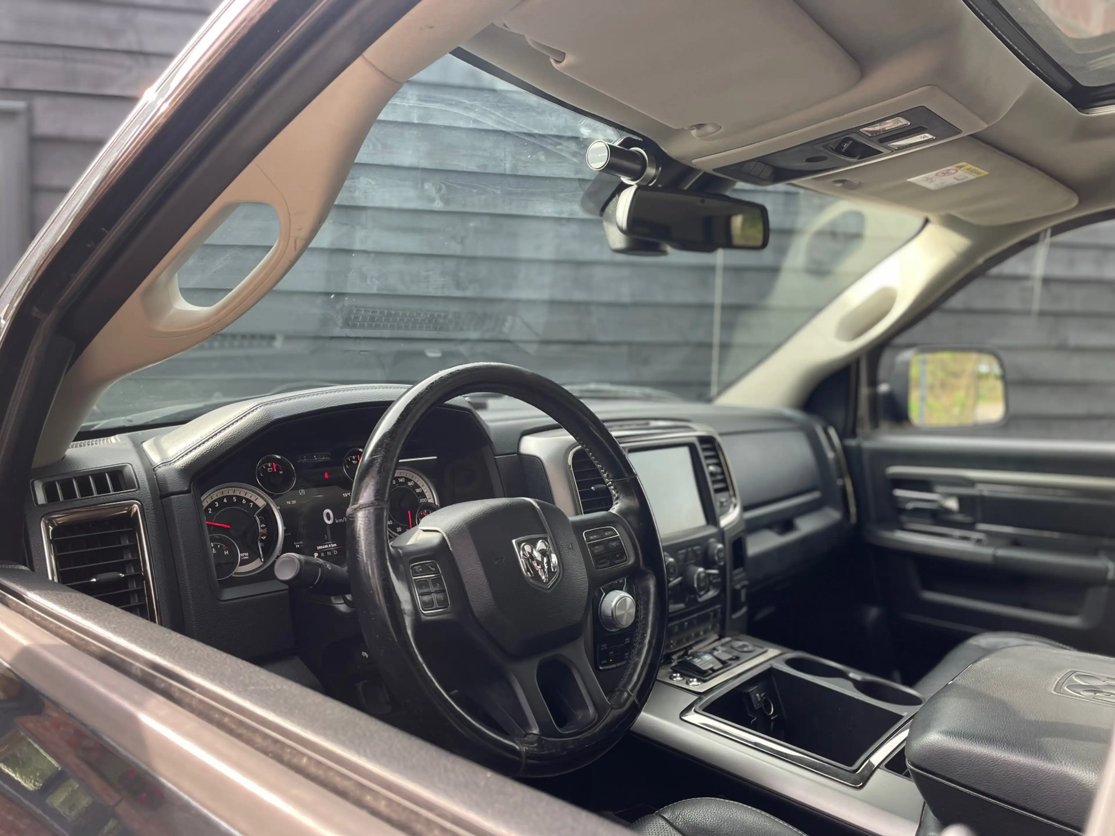 Dodge RAM 1500 5.7 V8 4x4 Crew Cab Sport - LPG - Pano - Hard — photo 13