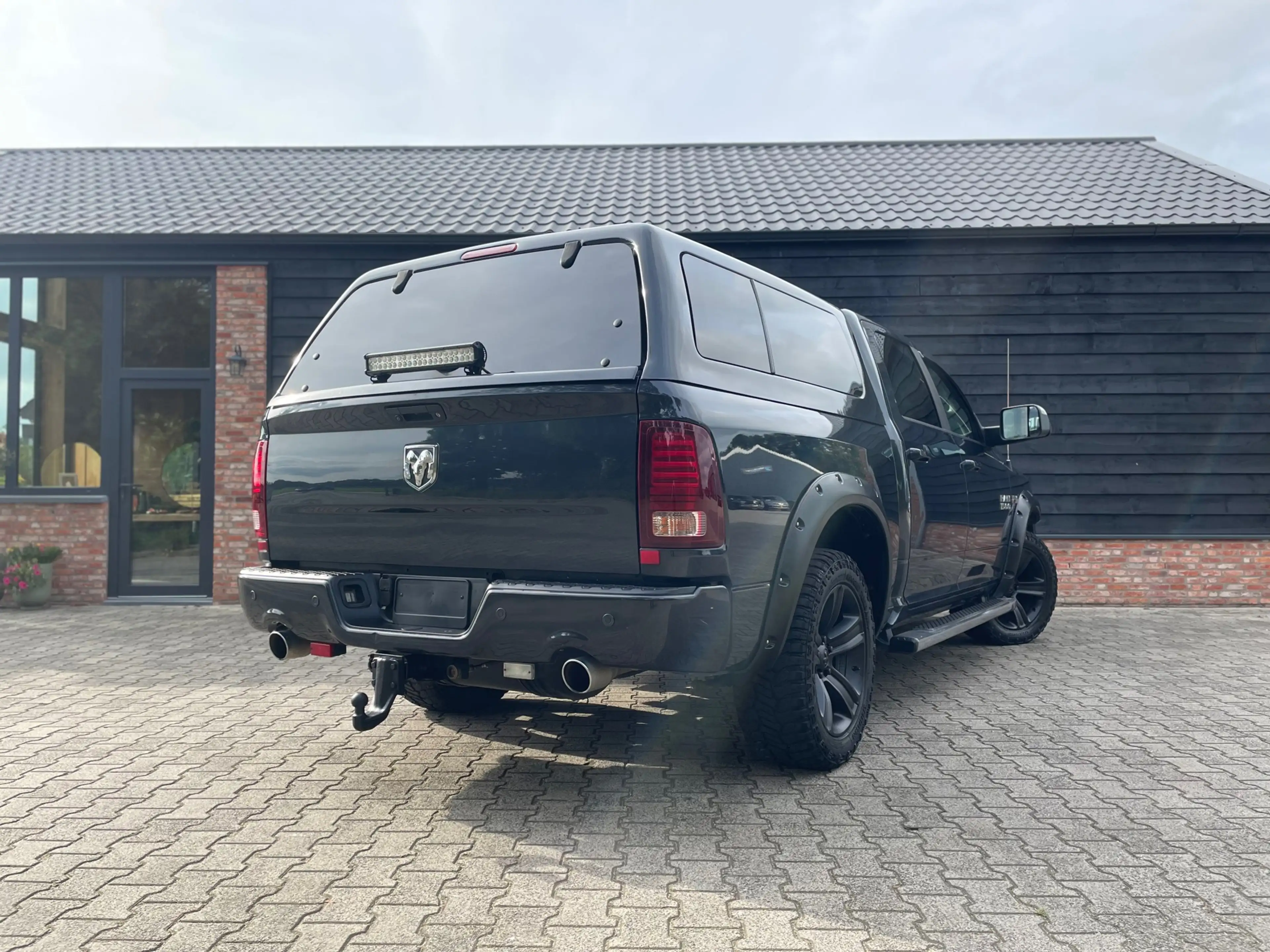 Dodge RAM 1500 5.7 V8 4x4 Crew Cab Sport - LPG - Pano - Hard — photo 4