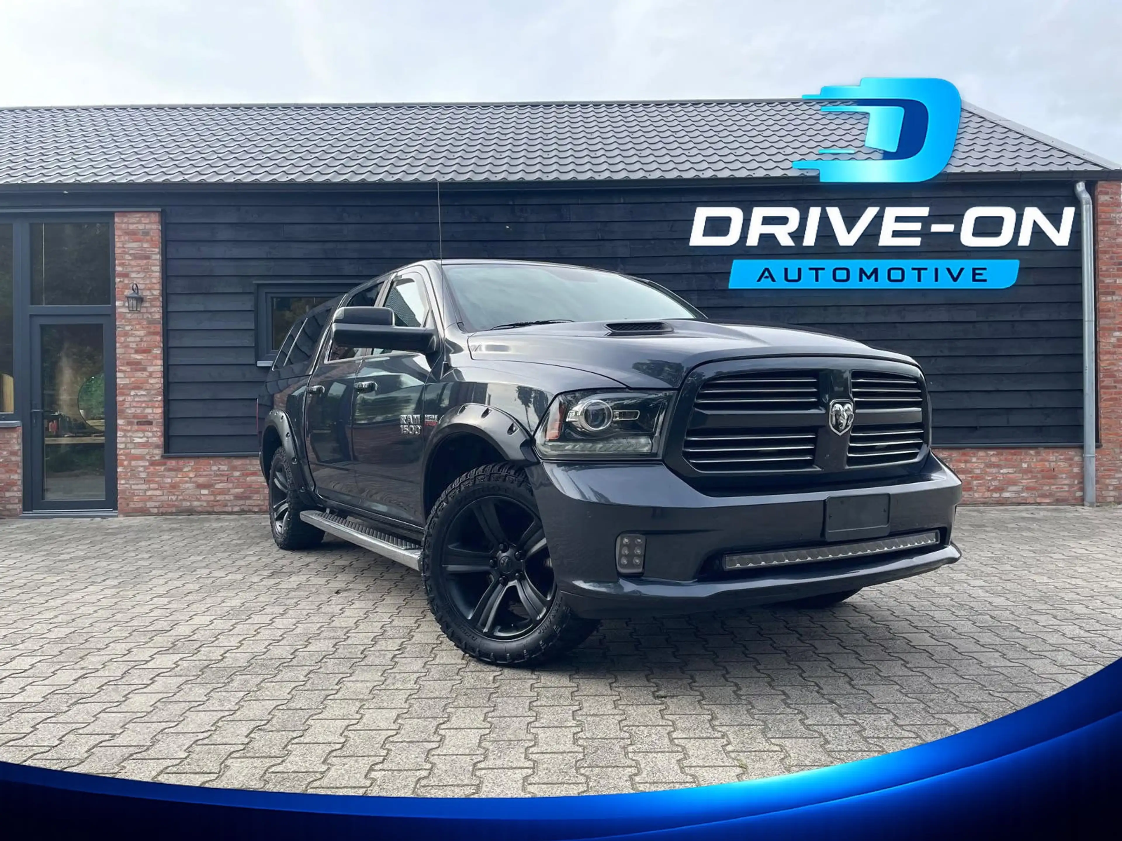 Dodge RAM 1500 5.7 V8 4x4 Crew Cab Sport - LPG - Pano - Hard