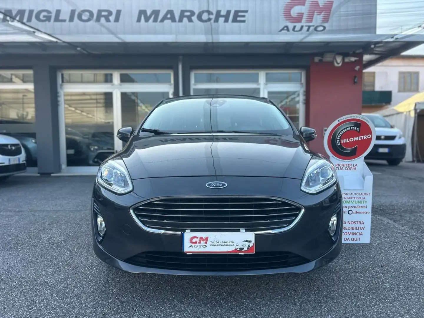 Ford Fiesta 1.1 75 CV 5 porte Titanium Arancione - 2