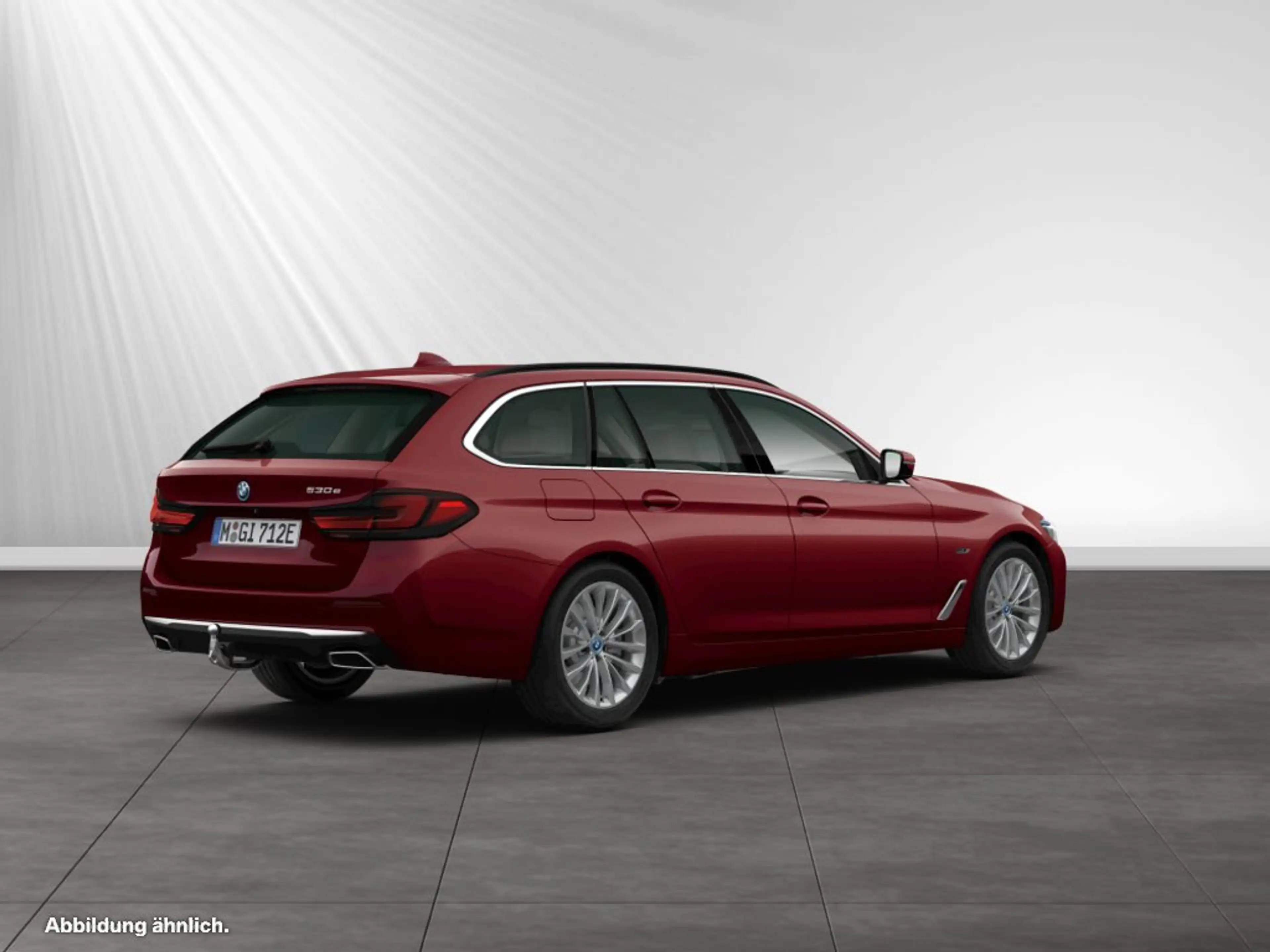 BMW 530 e Touring Luxury Line Pano AHK PA LCProf — photo 2