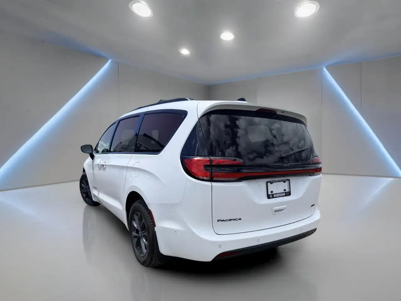 Chrysler Pacifica photo Chrysler Pacifica