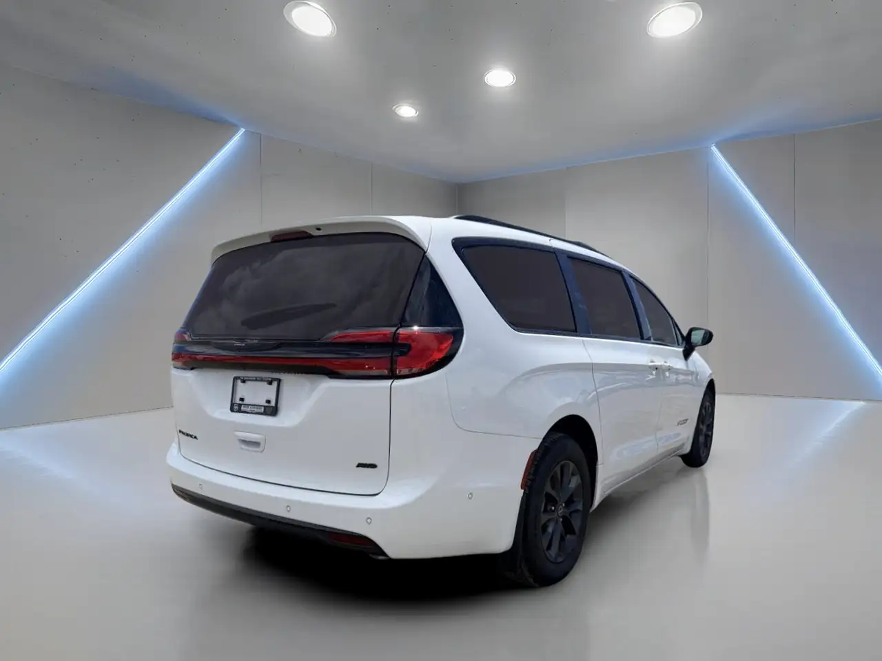 Chrysler Pacifica photo Chrysler Pacifica