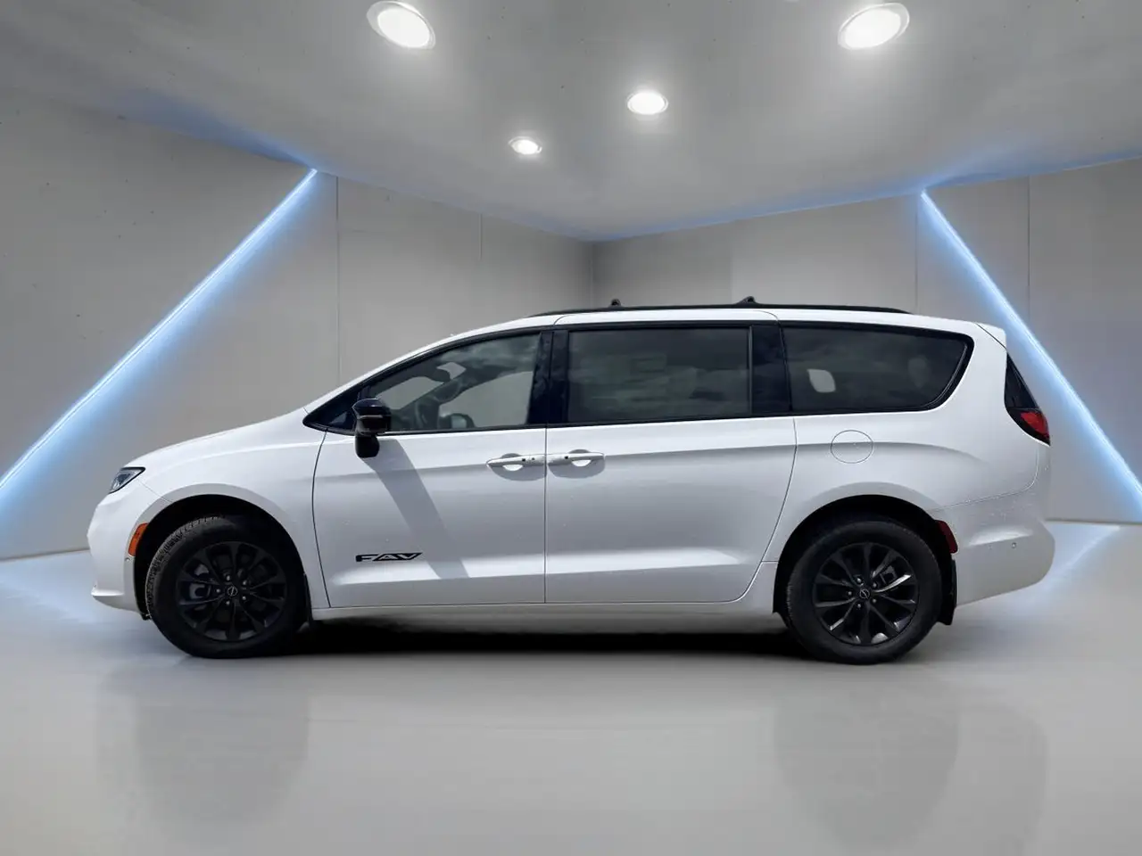 Chrysler Pacifica photo Chrysler Pacifica
