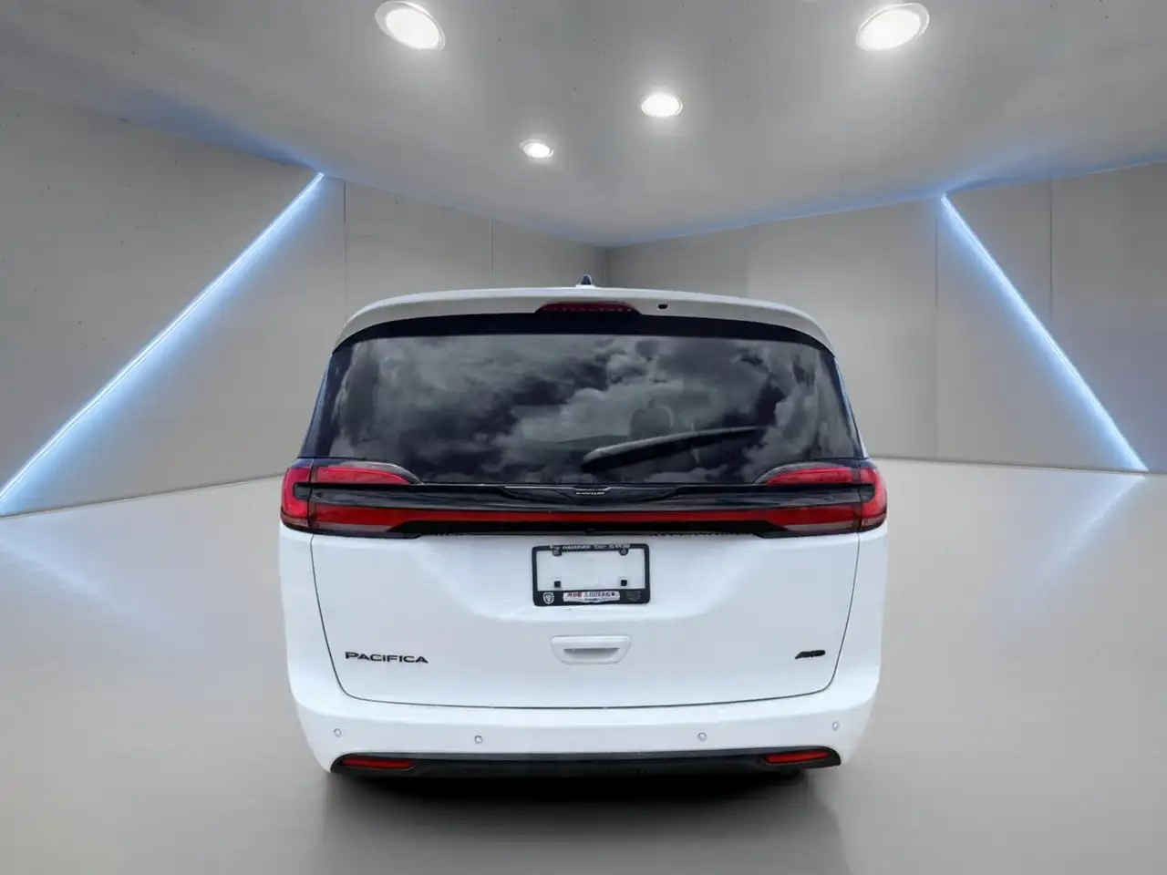 Chrysler Pacifica photo Chrysler Pacifica