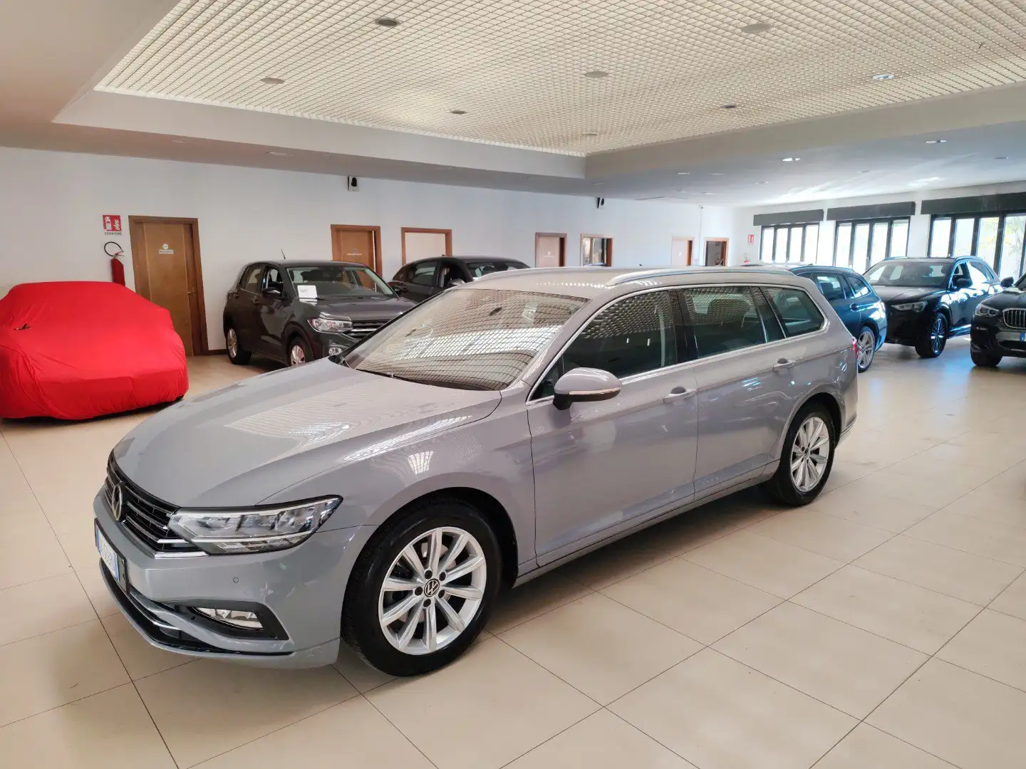 Volkswagen Passat Variant 2.0 TDI 150cv EVO DSG Navi Fari LED DAB Gris - 1