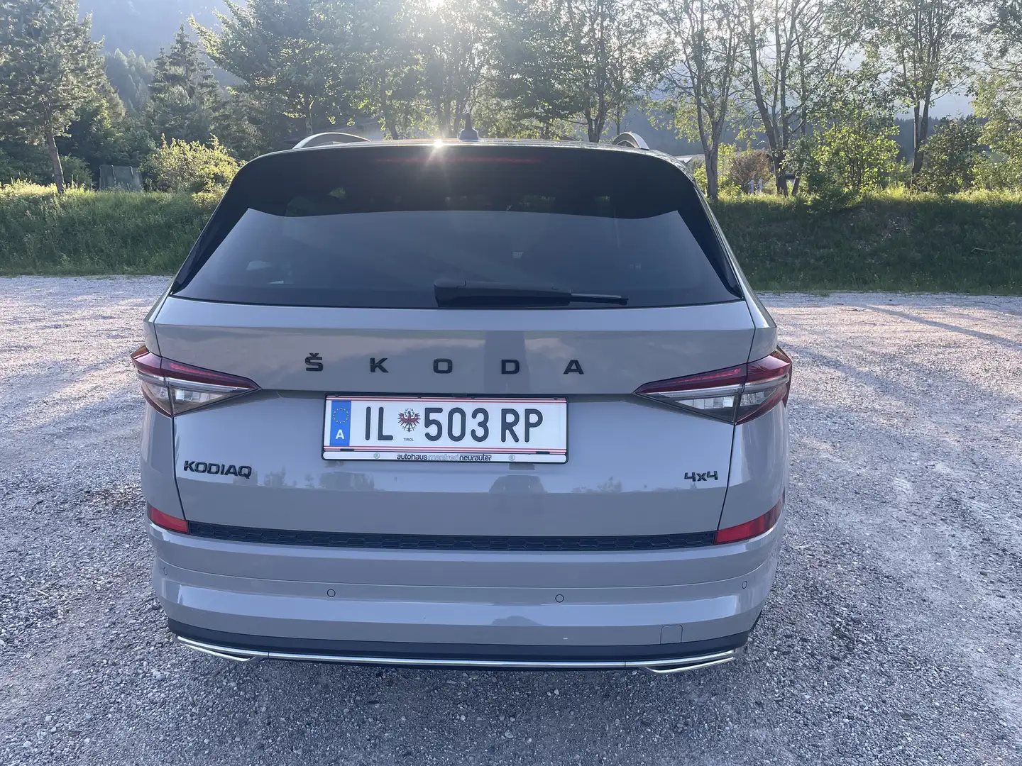 Skoda Kodiaq 2,0 TDI SCR 4x4 Sportline DSG , Standheizung Grau - 2