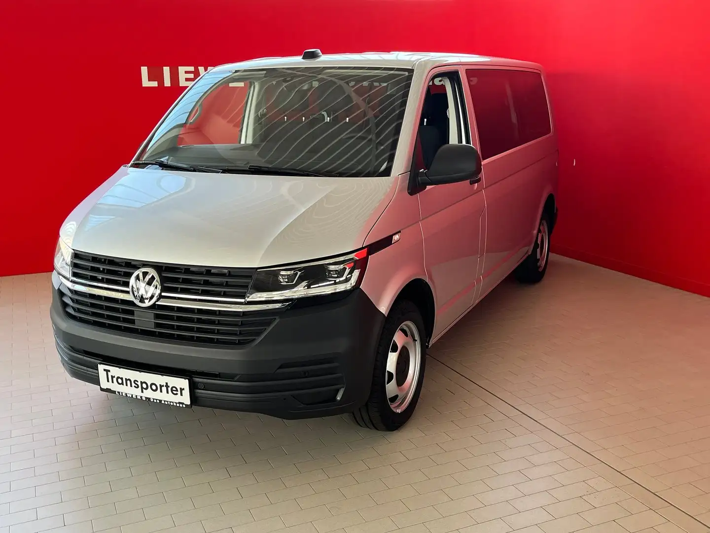 Volkswagen T6.1 Transporter Kombi LR TDI Silber - 1
