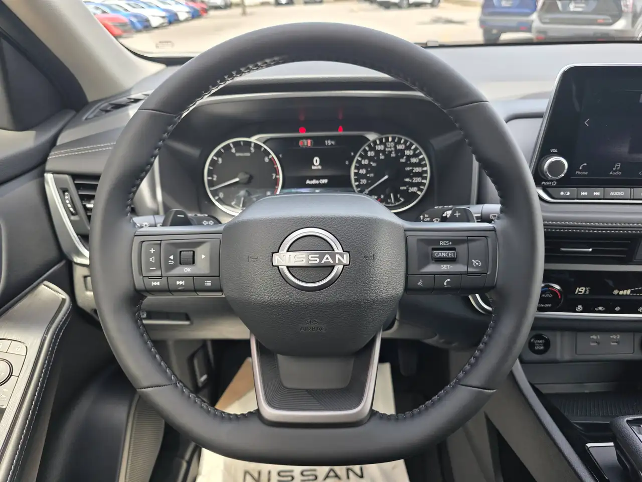 Nissan Rogue снимка Nissan Rogue