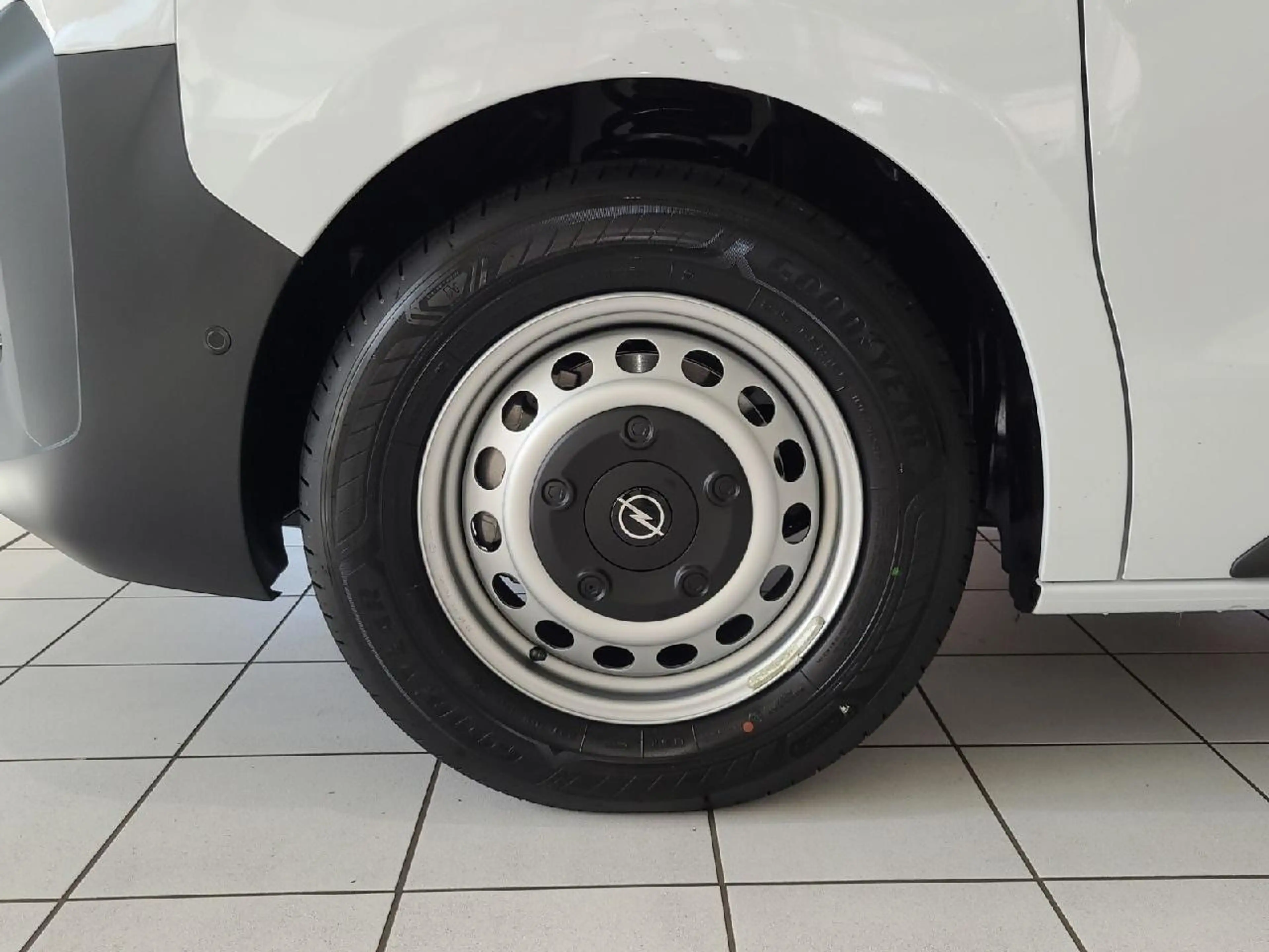 Opel Vivaro Cargo M 120 PS Diesel *LED/SHZ/KAMERA* — photo 15