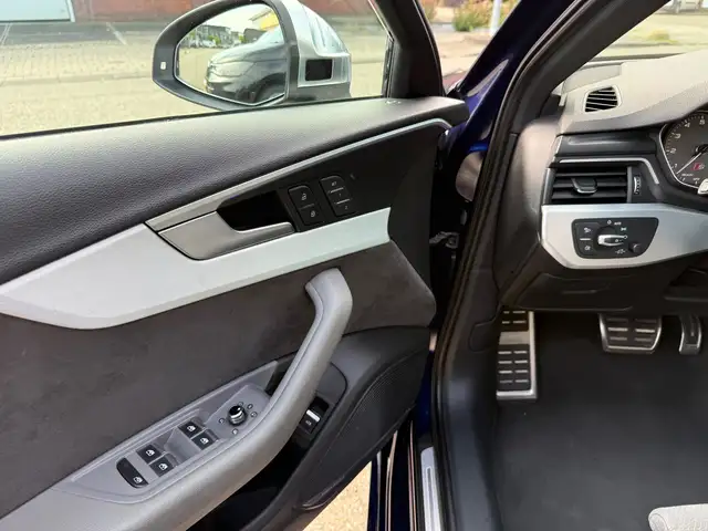Audi A4 view 15