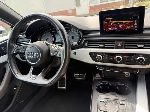 Audi A4 view 20
