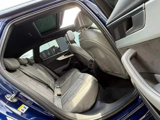 Audi A4 view 16