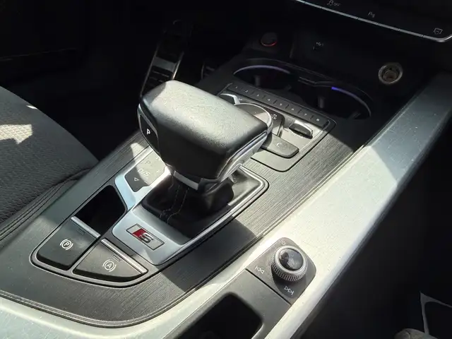 Audi A4 view 19