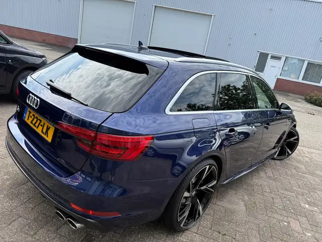 Audi A4 view 2