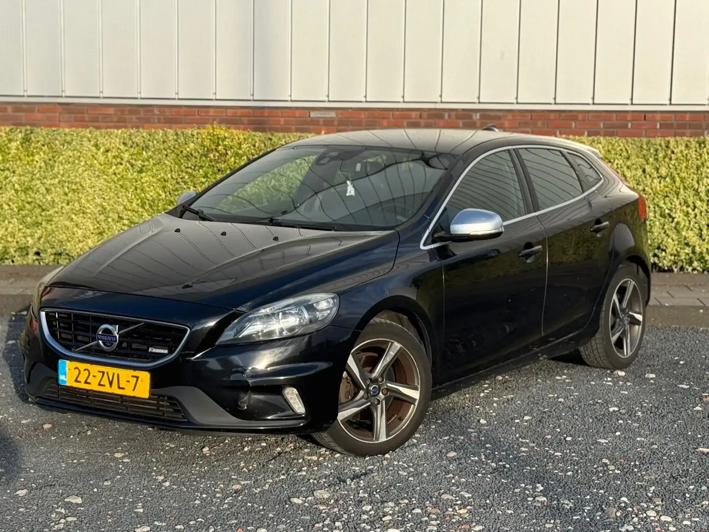 Volvo V40 1.6 T3 R-Design Zwart - 2