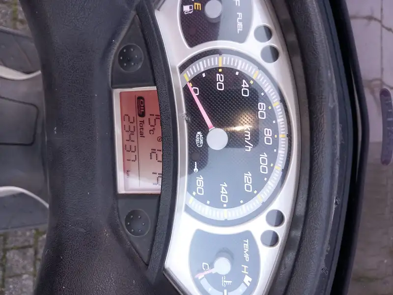 Yamaha X-Max 250 - foto 5