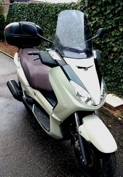 Yamaha X-Max 250 - foto 3