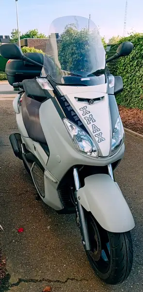 Yamaha XMAX 250
