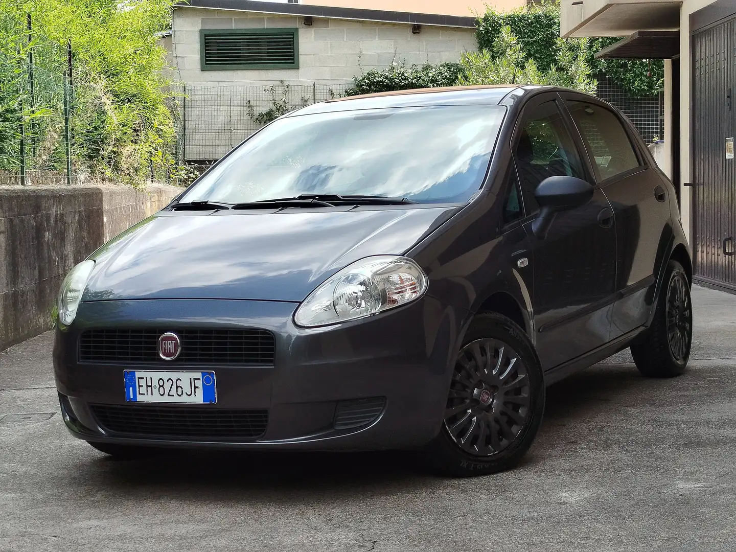 Fiat Grande Punto 1.3 Multijet 75cv / 61.500km / Neopatentati Gris - 2