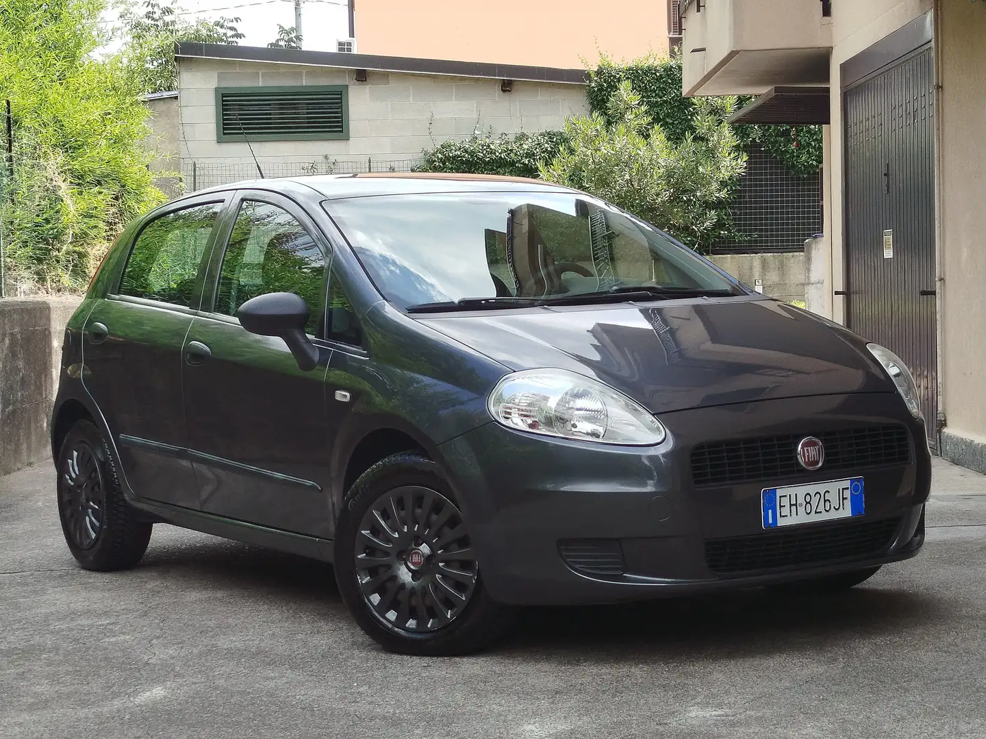 Fiat Grande Punto 1.3 Multijet 75cv / 61.500km / Neopatentati Gris - 1