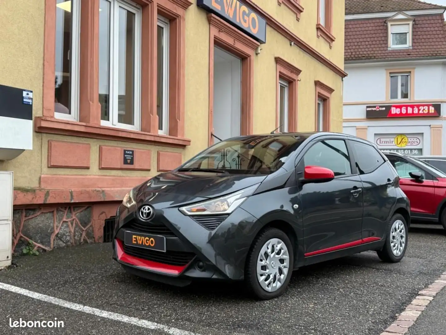Toyota Aygo 1.0 VVTI 70 X-PLAY-CAMERA DE RECUL-BVM-GARANTIE 6 MOIS Gris - 1