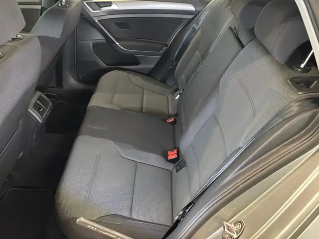 Volkswagen Golf view 12