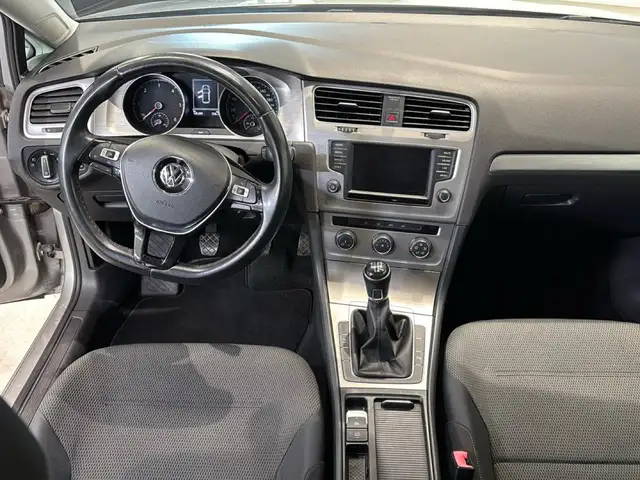 Volkswagen Golf view 10