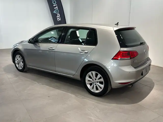 Volkswagen Golf view 6
