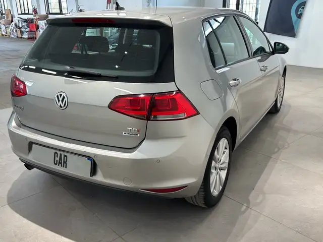 Volkswagen Golf view 4