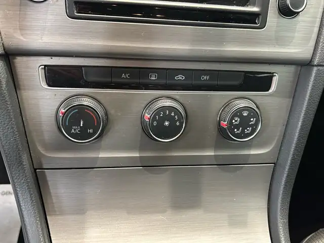 Volkswagen Golf view 14
