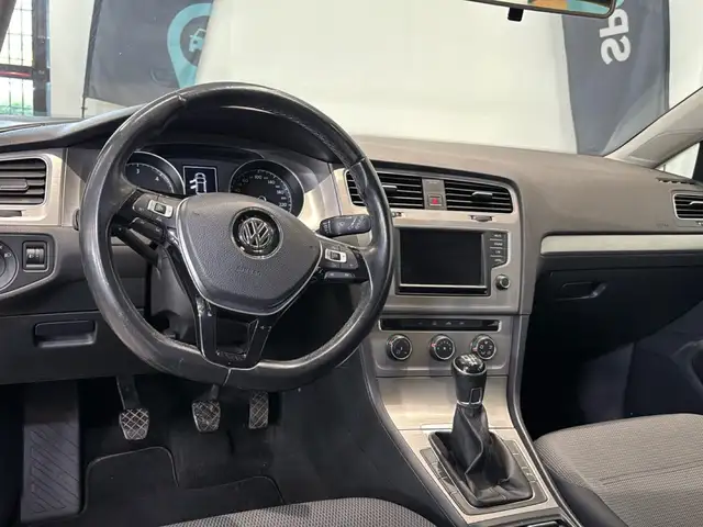 Volkswagen Golf view 11