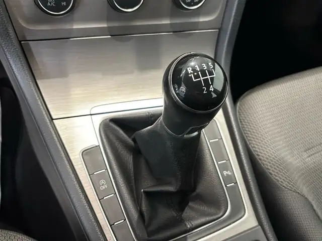 Volkswagen Golf view 13