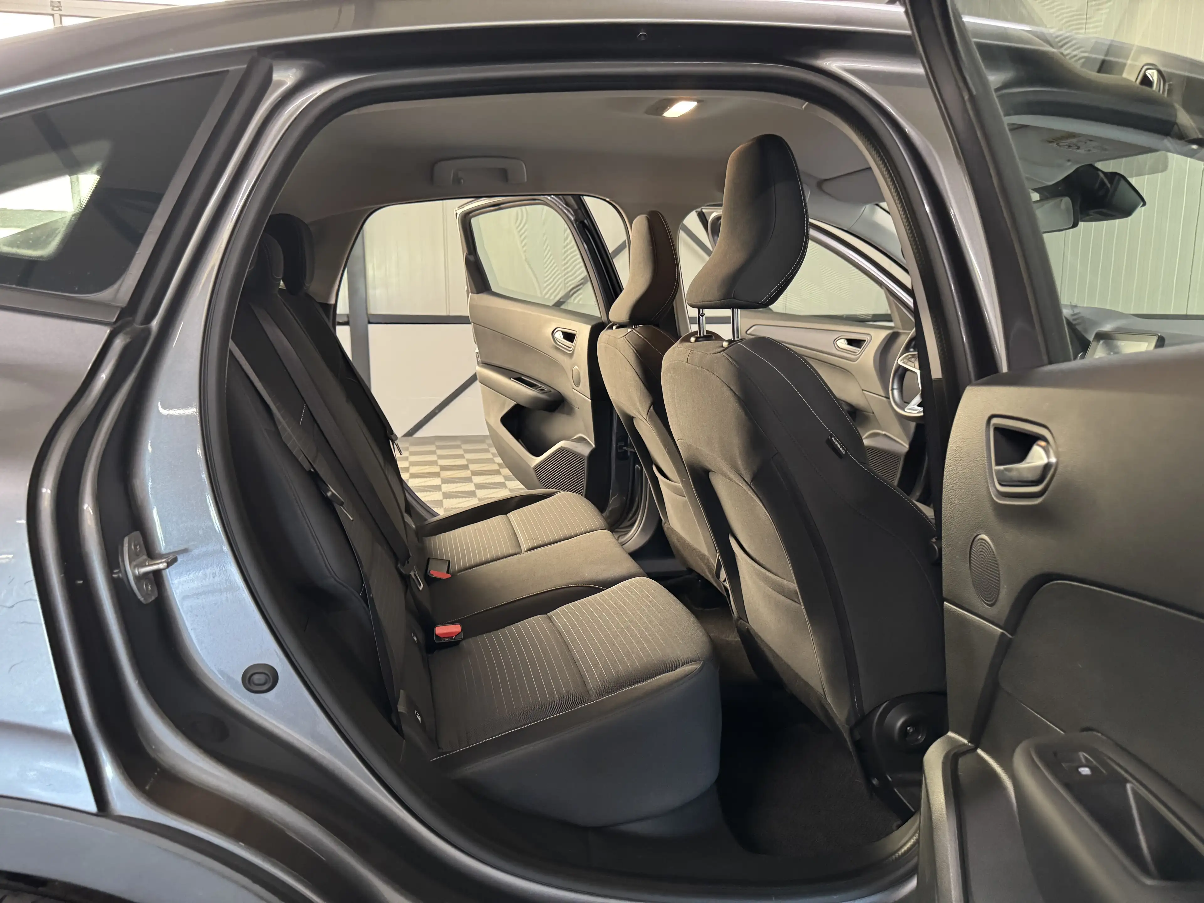 Renault Arkana 1.6 E-Tech Hybrid 145 Zen SOH 93% | Navi | Camera — photo 4