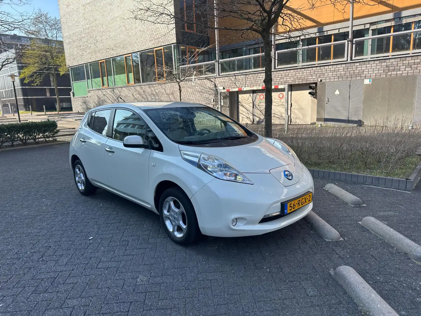 Nissan Leaf Base 24 kWh 80kw NAP White Metallic Blanco - 2