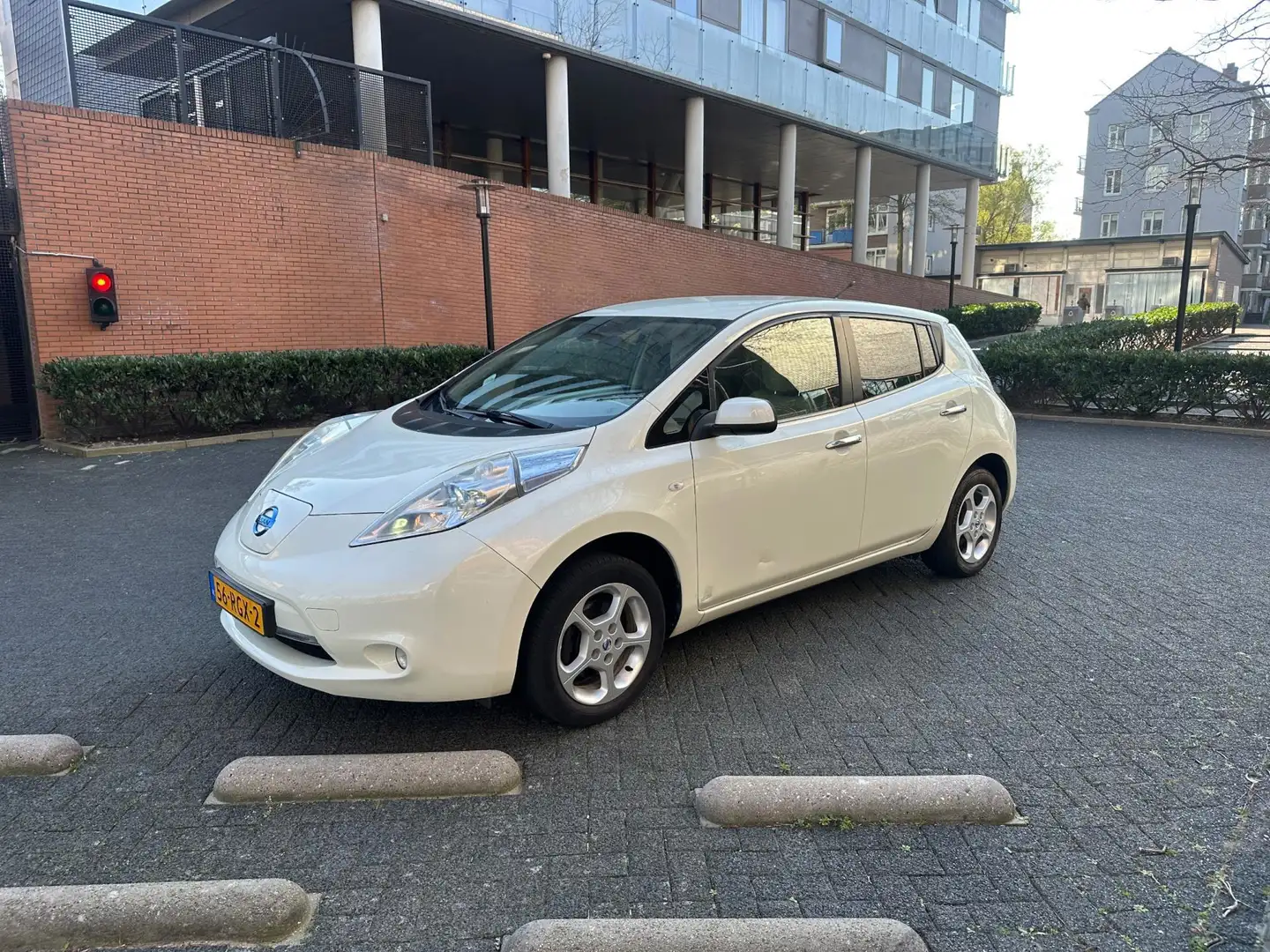Nissan Leaf Base 24 kWh 80kw NAP White Metallic Blanco - 1