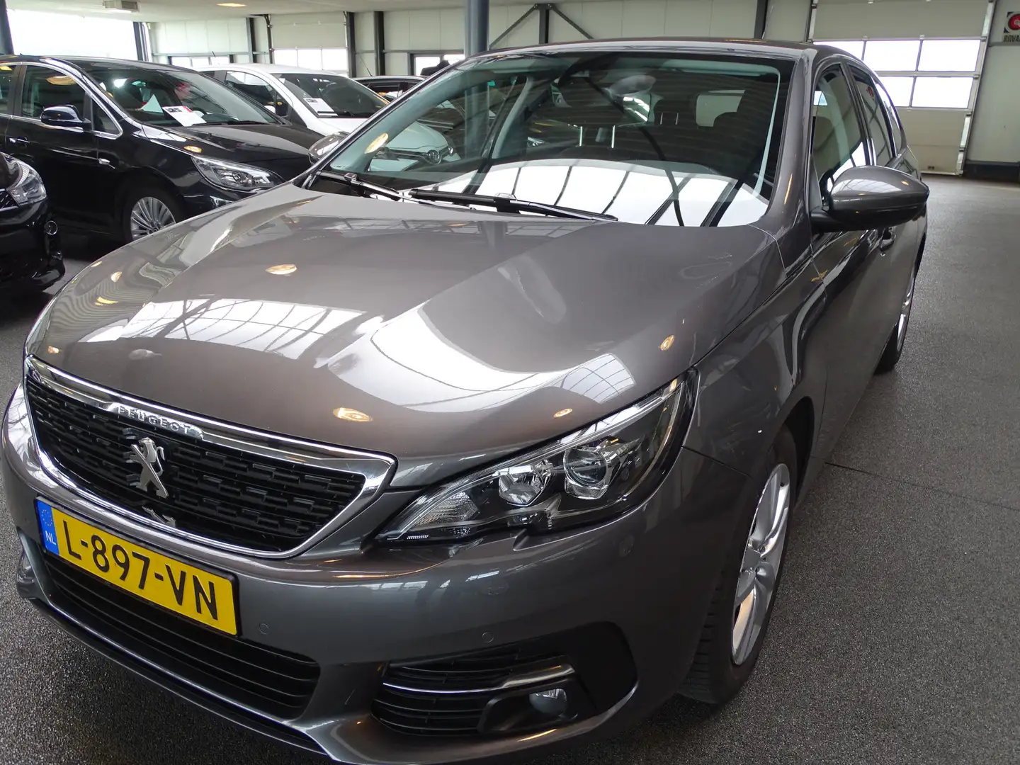 Peugeot 308 SW 1.2 PureTech Blue Lease Active Gris - 1