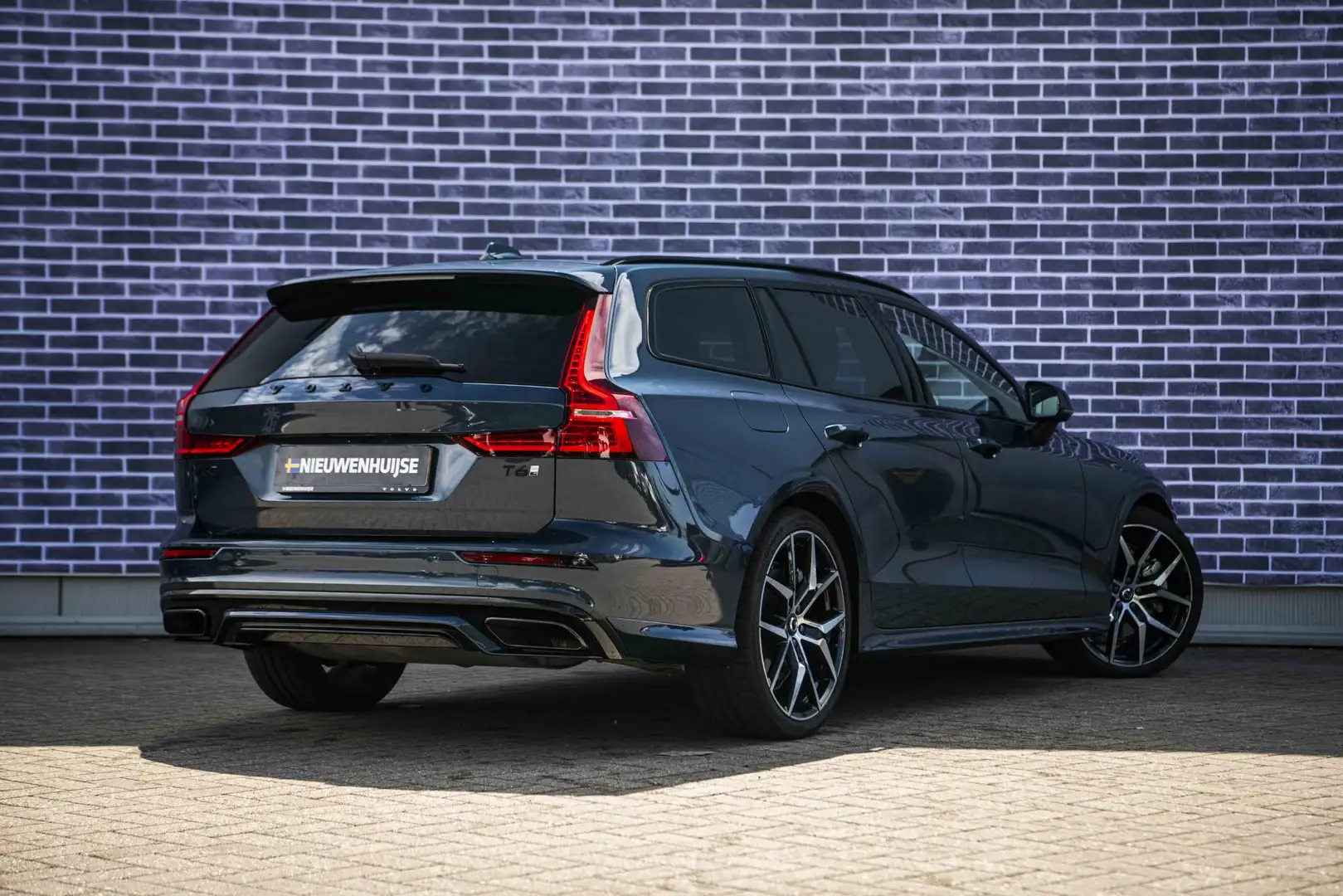 Volvo V60 2.0 T6 Plug-in hybrid AWD Ultra Dark | Heico | Pol Blauw - 2
