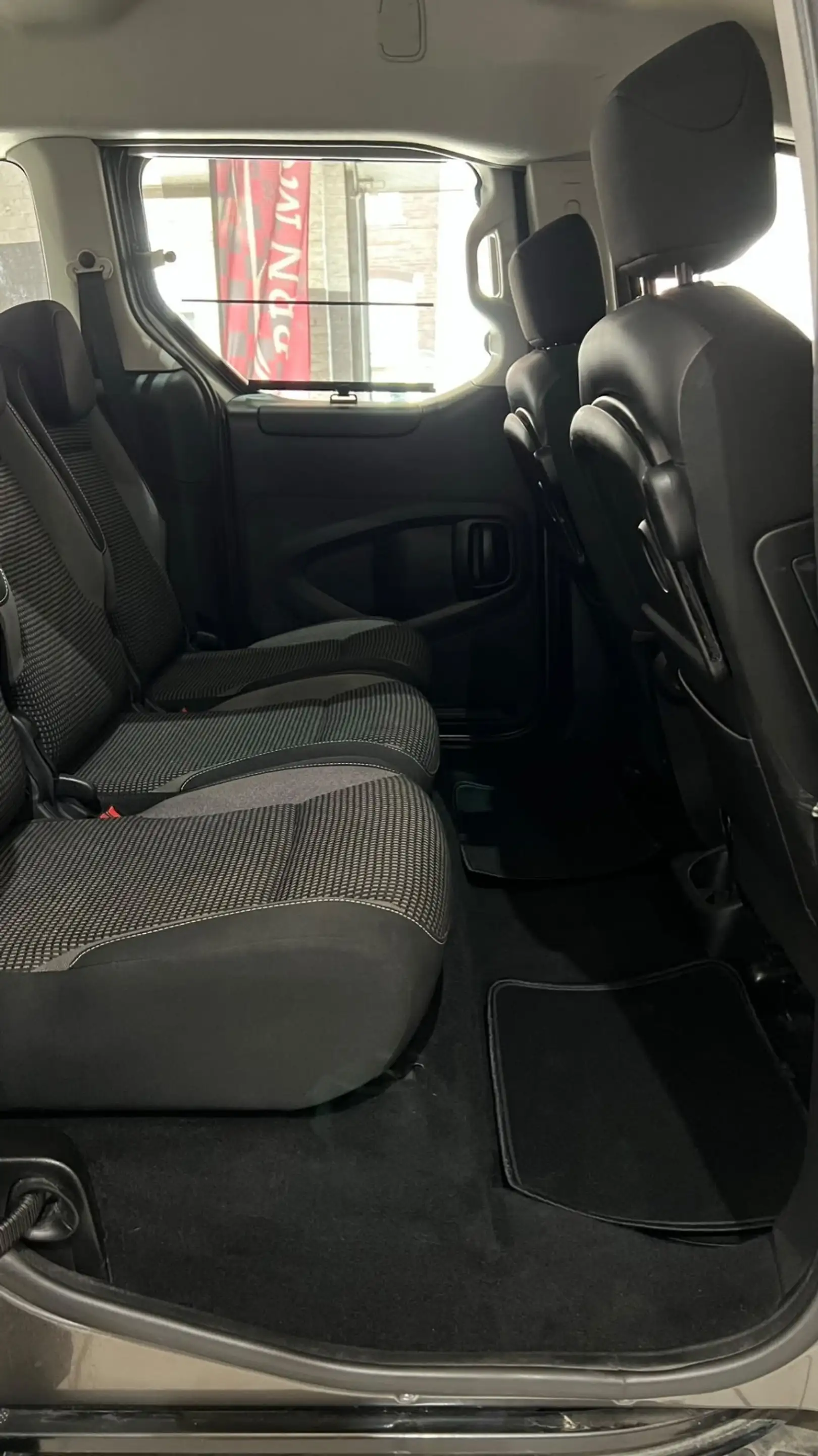 Peugeot Partner Partner Tepee 1.2 PureTech Style S — photo 8