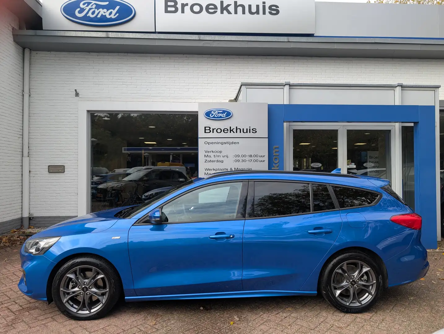 Ford Focus Wagon 1.0 EcoBoost ST Line Business 125pk | Winter Blauw - 2